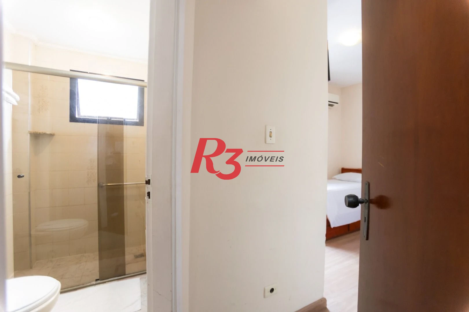 Flat com 1 dormitório à venda, 50 m² por R$ 270.000,00 - Gonzaga - Santos/SP