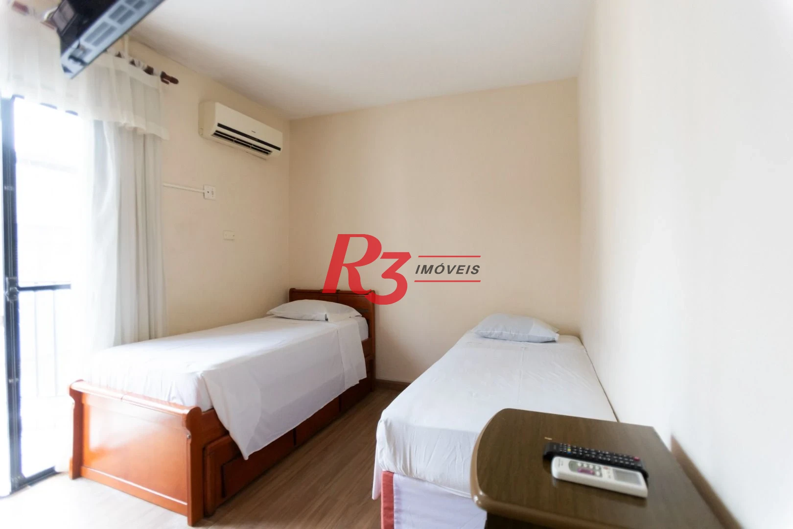 Flat com 1 dormitório à venda, 50 m² por R$ 270.000,00 - Gonzaga - Santos/SP