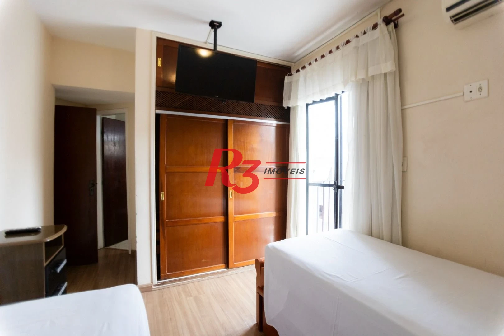 Flat com 1 dormitório à venda, 50 m² por R$ 270.000,00 - Gonzaga - Santos/SP