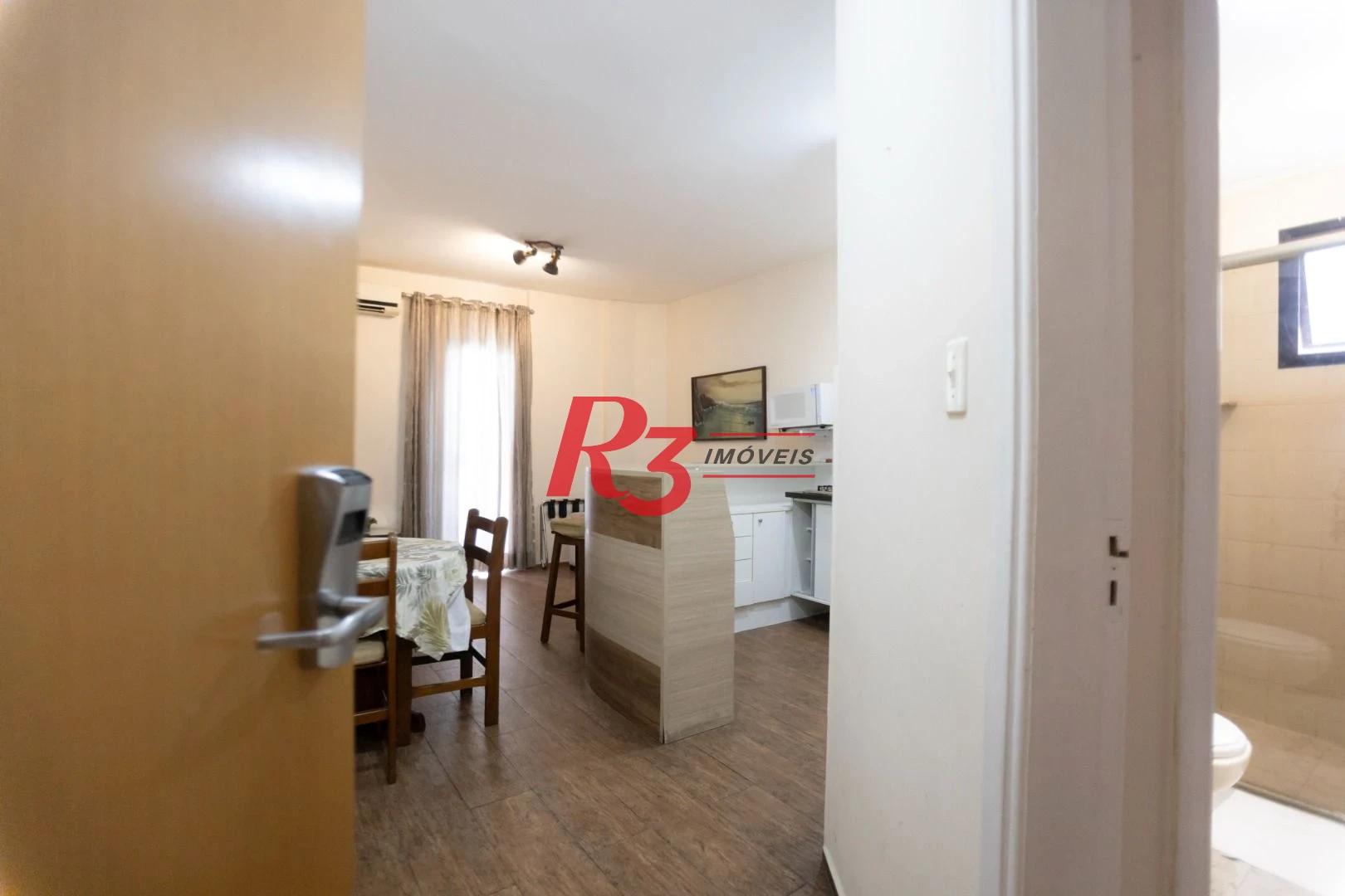 Flat com 1 dormitório à venda, 50 m² por R$ 270.000,00 - Gonzaga - Santos/SP