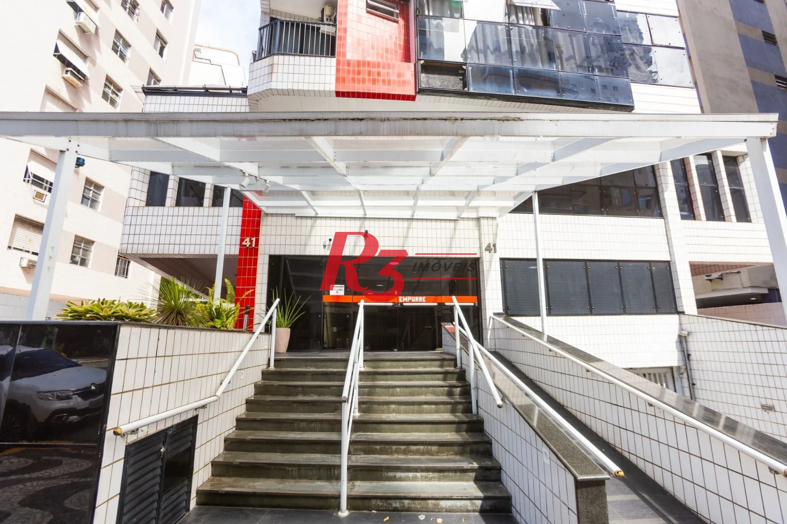 Flat com 1 dormitório à venda, 50 m² por R$ 270.000,00 - Gonzaga - Santos/SP