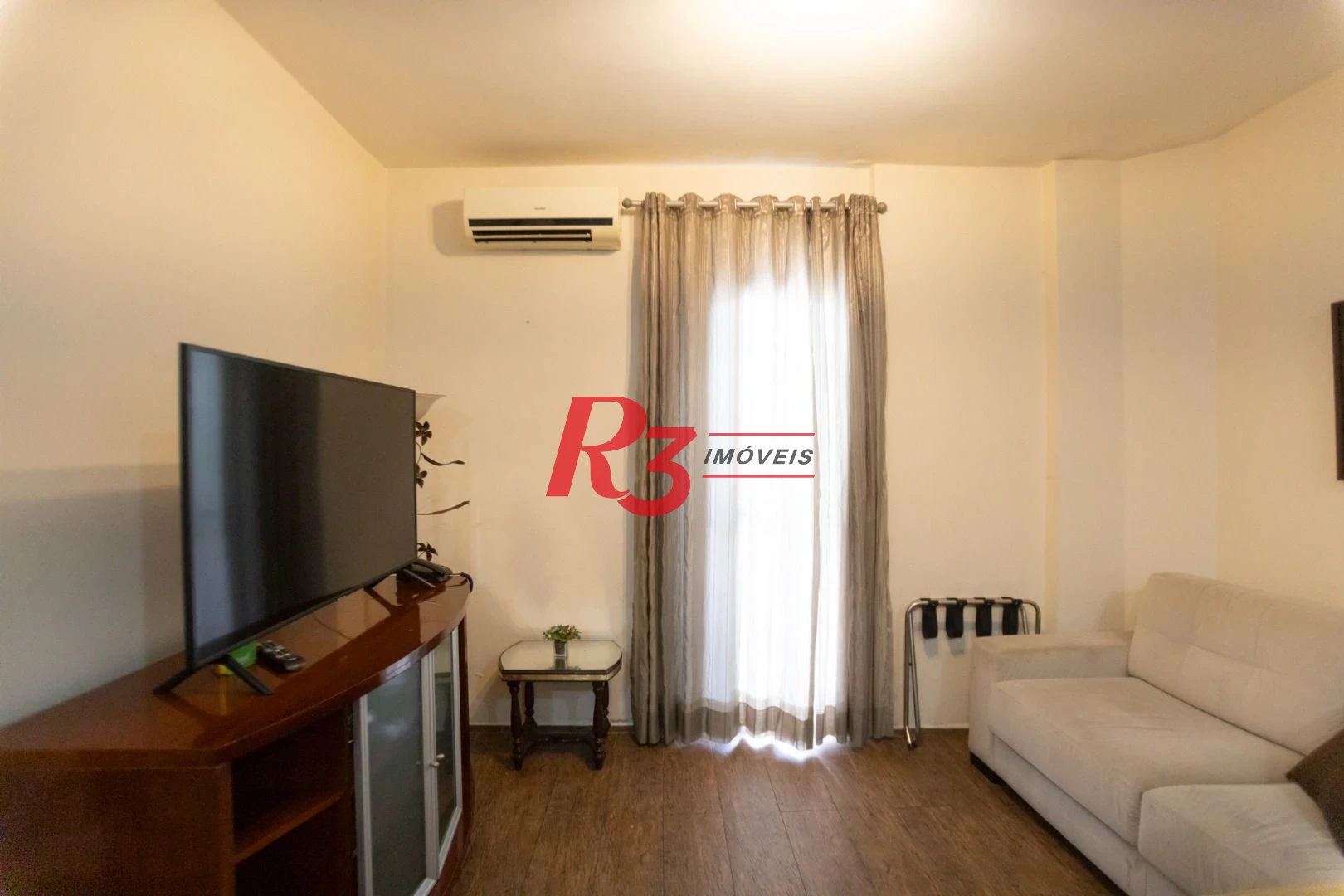 Flat com 1 dormitório à venda, 50 m² por R$ 270.000,00 - Gonzaga - Santos/SP