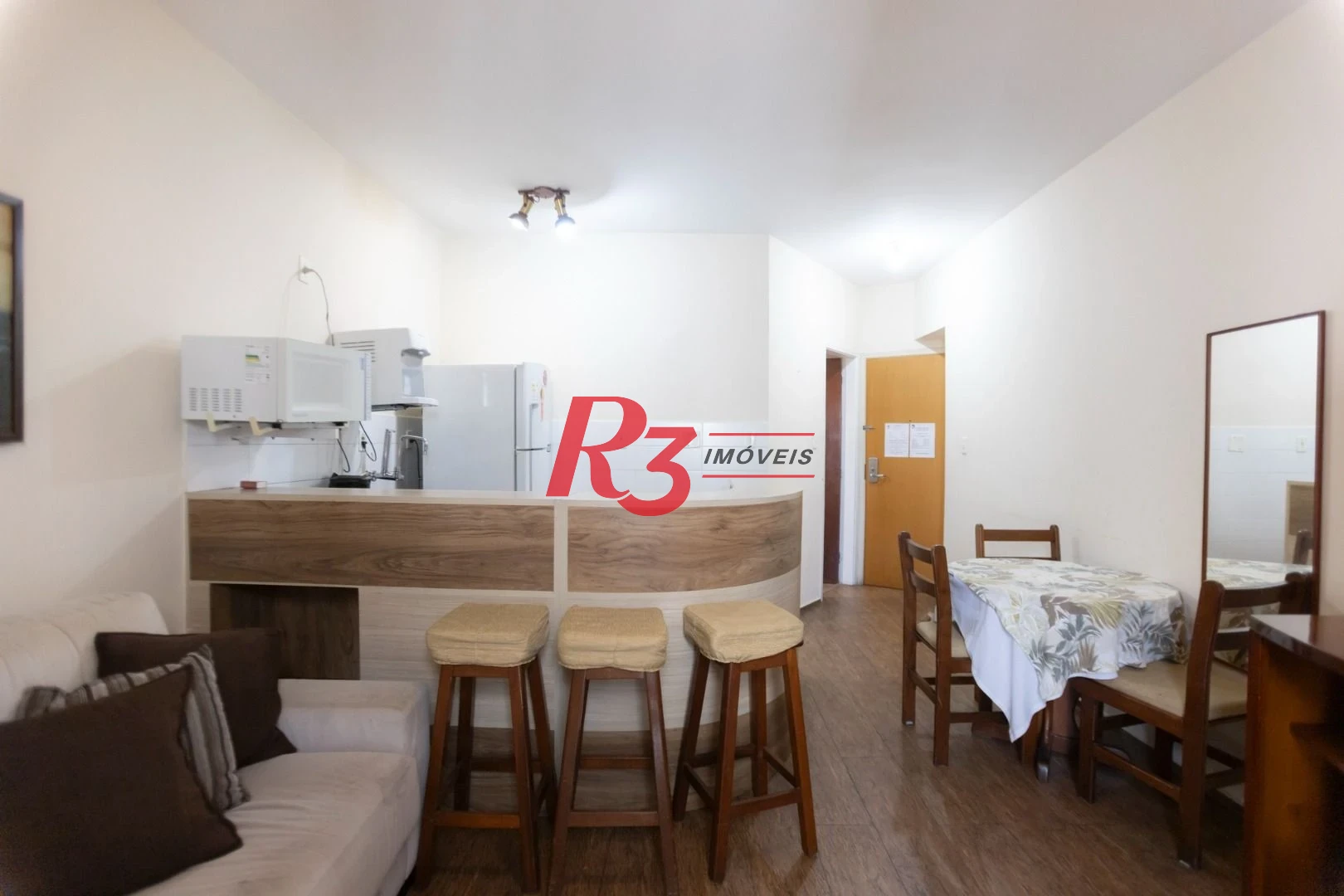 Flat com 1 dormitório à venda, 50 m² por R$ 270.000,00 - Gonzaga - Santos/SP