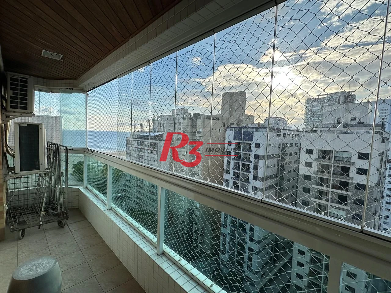 Apartamento com 3 dormitórios à venda, 141 m² por R$ 1.749.000,00 - Gonzaga - Santos/SP