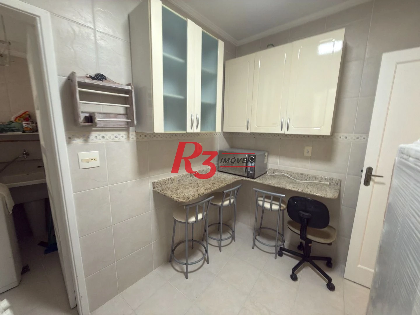 Apartamento para alugar, 69 m² por R$ 3.500,00/mês - Gonzaga - Santos/SP