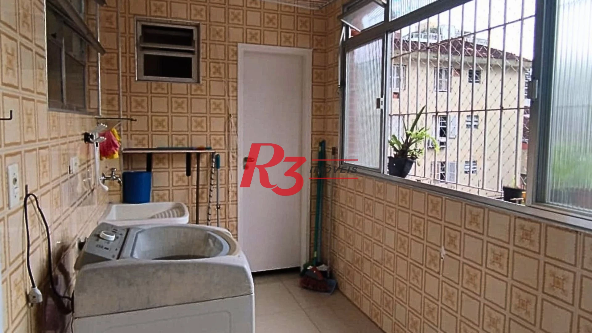 Apartamento com 3 dormitórios à venda, 135 m² por R$ 790.000,00 - Pompéia - Santos/SP