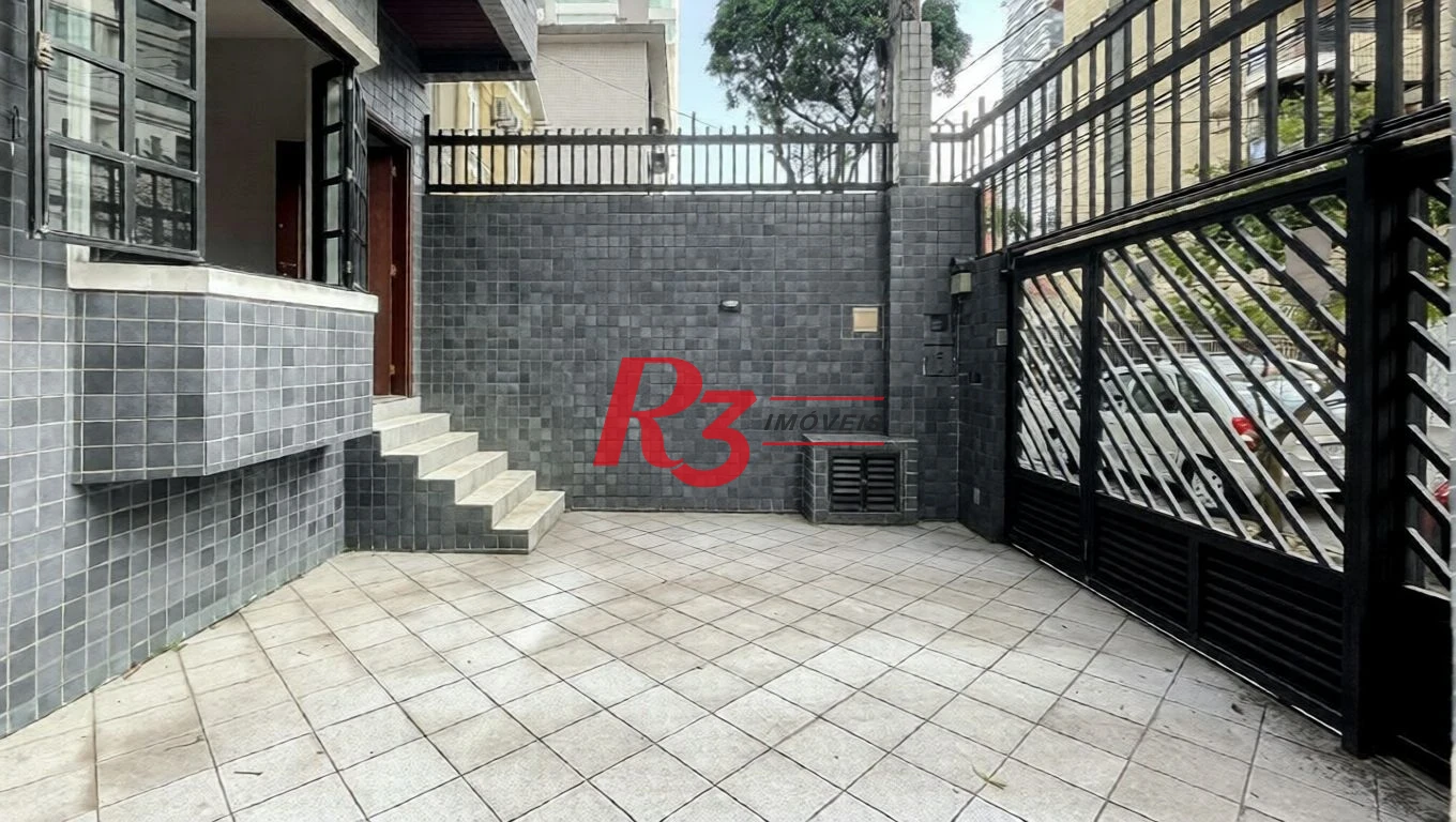 Sobrado com 4 dormitórios à venda, 266 m² por R$ 2.800.000,00 - Gonzaga - Santos/SP