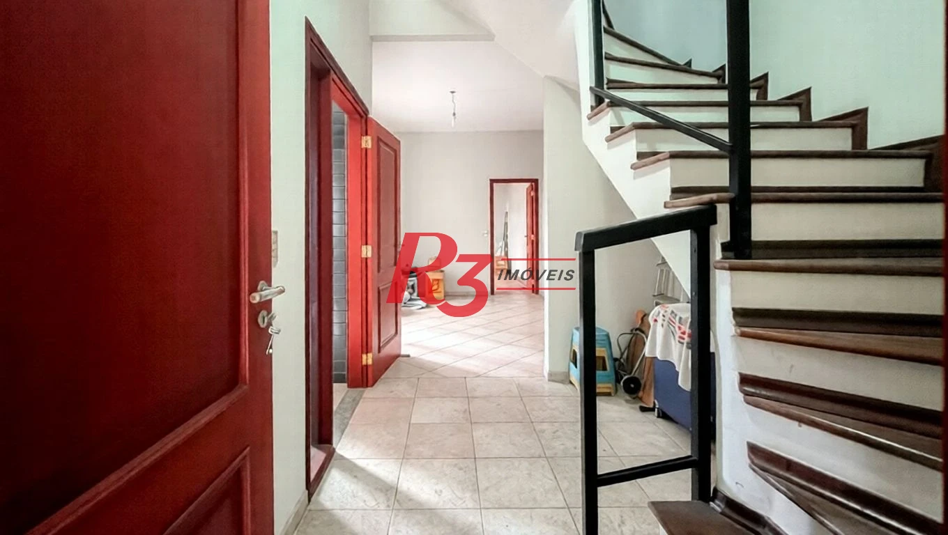 Sobrado com 4 dormitórios à venda, 266 m² por R$ 2.800.000,00 - Gonzaga - Santos/SP