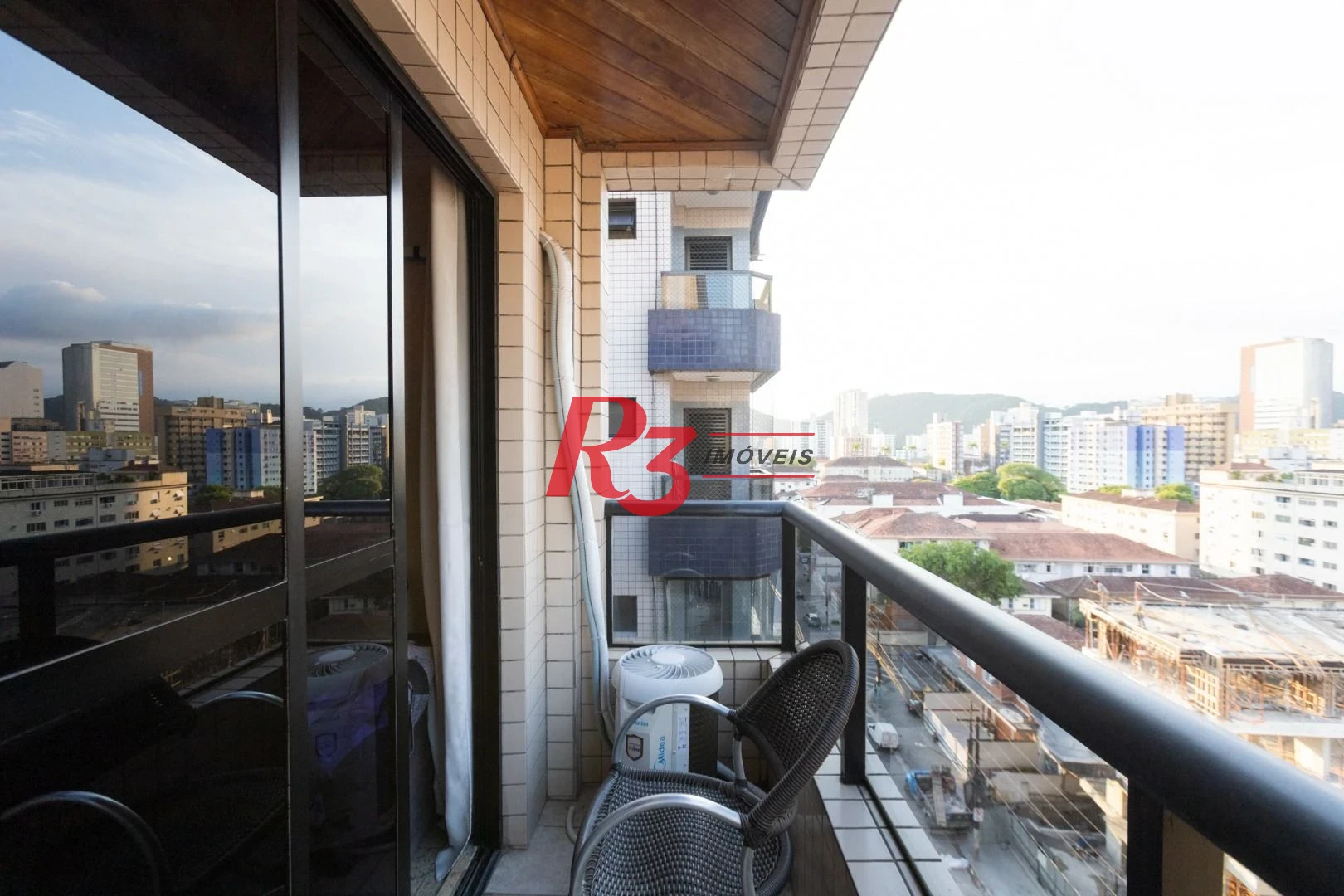 Apartamento Duplex com 3 dormitórios à venda, 160 m² por R$ 1.100.000,00 - Encruzilhada - Santos/SP