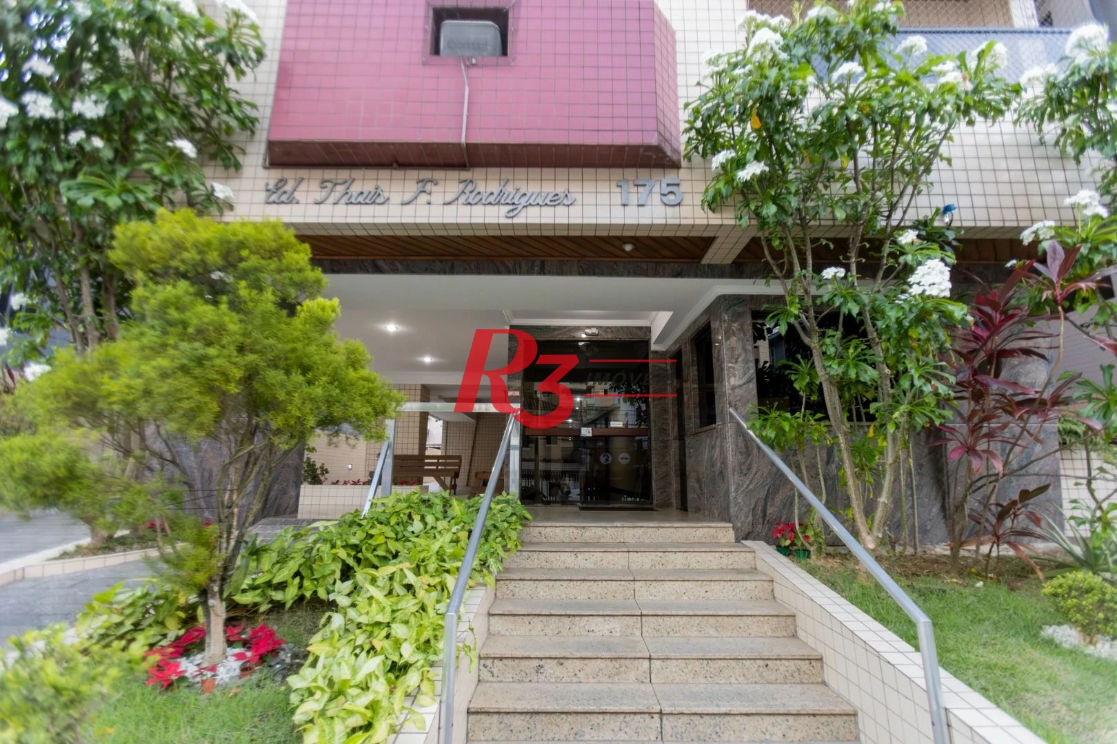 Apartamento Duplex com 3 dormitórios à venda, 160 m² por R$ 1.100.000,00 - Encruzilhada - Santos/SP