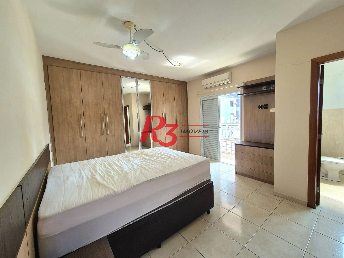 Casa com 3 dormitórios à venda, 165 m² por R$ 1.060.000,00 - Campo Grande - Santos/SP