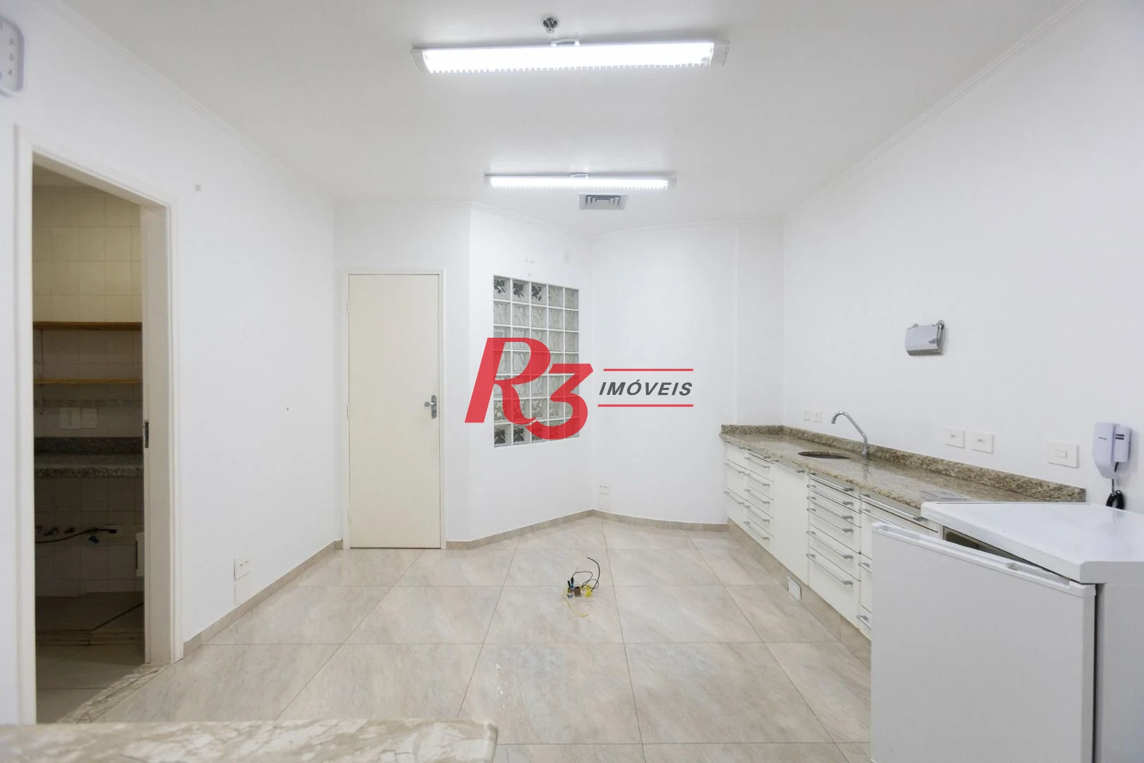 Sala, 39 m² - venda por R$ 360.000,00 ou aluguel por R$ 3.500,00/mês - Embaré - Santos/SP