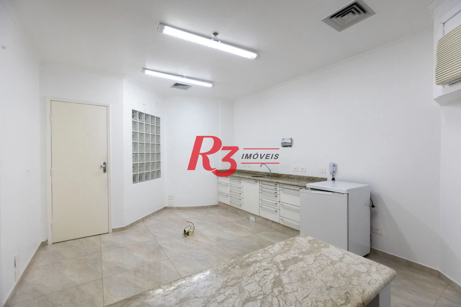 Sala, 39 m² - venda por R$ 360.000,00 ou aluguel por R$ 3.500,00/mês - Embaré - Santos/SP