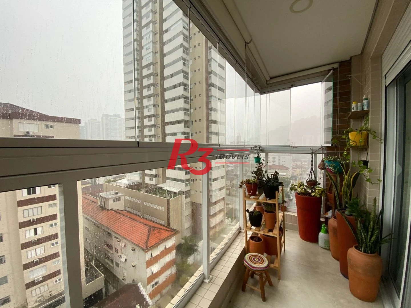 Apartamento com 2 dormitórios à venda, 66 m² por R$ 910.000,00 - Campo Grande - Santos/SP