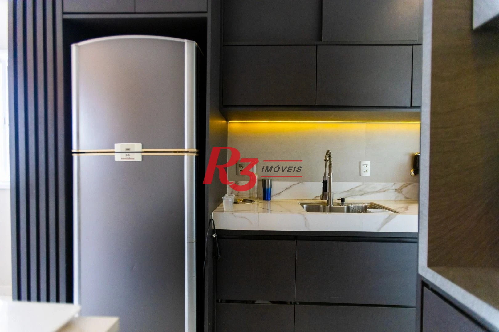 Apartamento com 3 dormitórios para alugar, 104 m² por R$ 10.000,00/mês - Gonzaga - Santos/SP