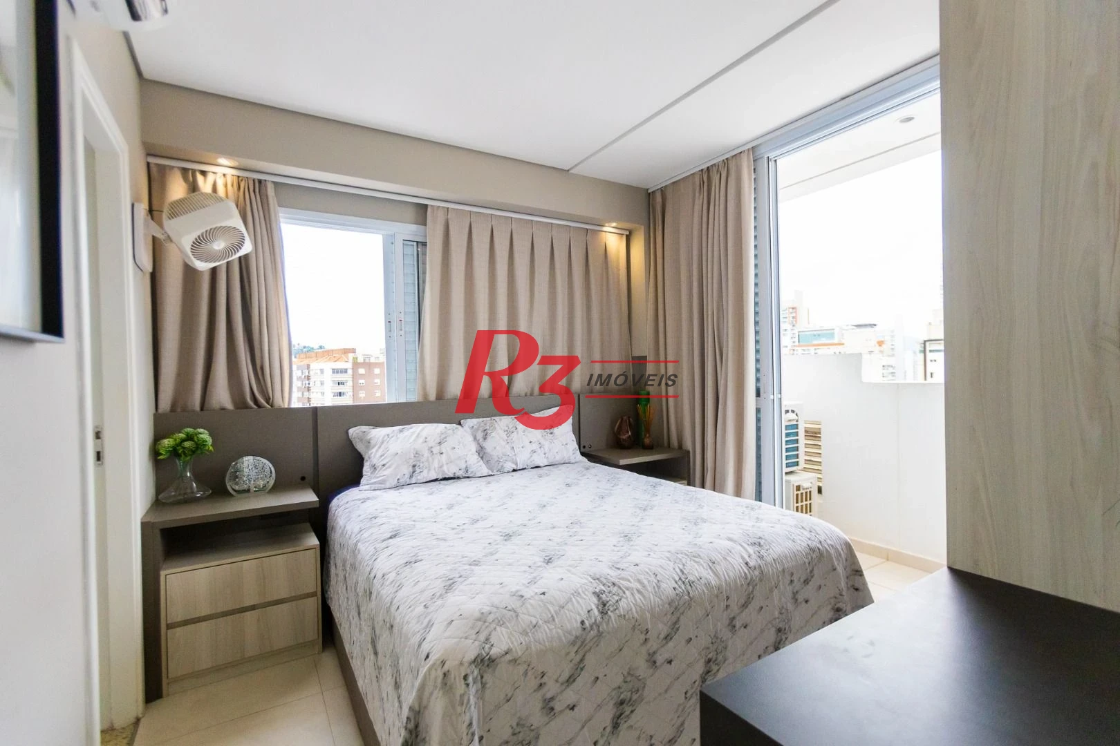 Apartamento com 3 dormitórios para alugar, 104 m² por R$ 10.000,00/mês - Gonzaga - Santos/SP