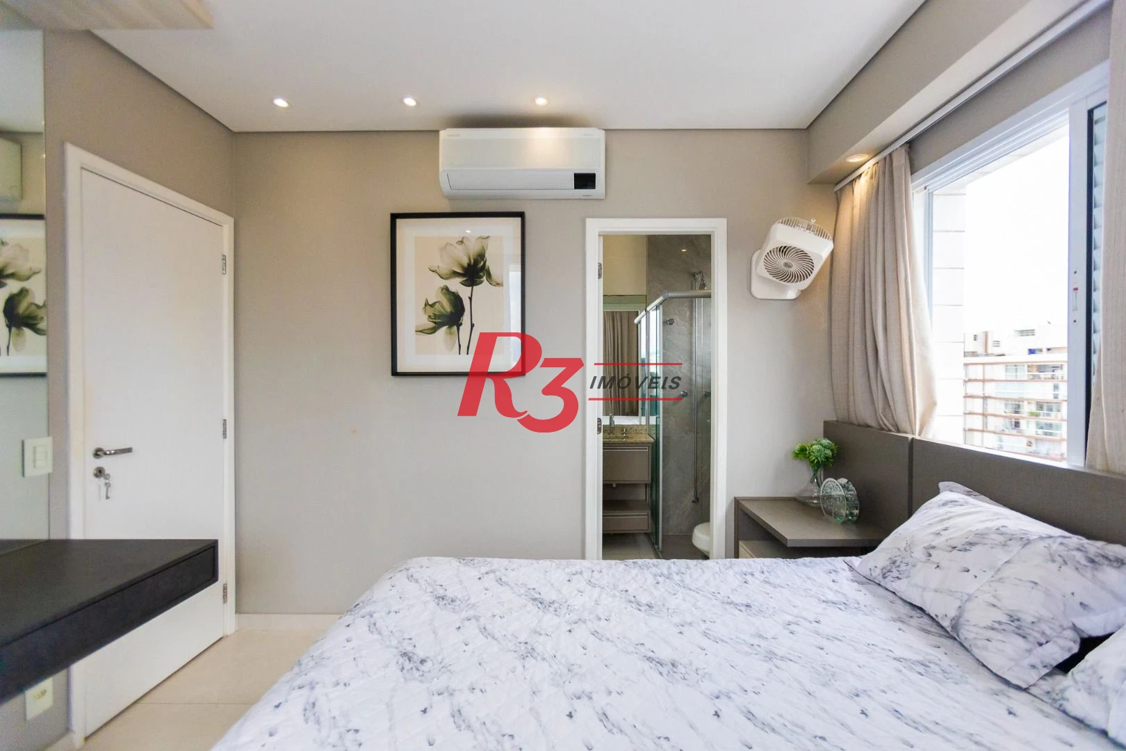 Apartamento com 3 dormitórios para alugar, 104 m² por R$ 10.000,00/mês - Gonzaga - Santos/SP
