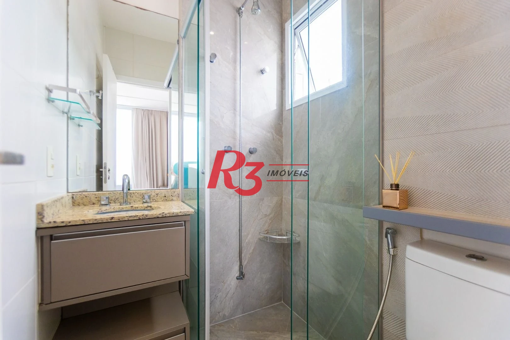 Apartamento com 3 dormitórios para alugar, 104 m² por R$ 10.000,00/mês - Gonzaga - Santos/SP