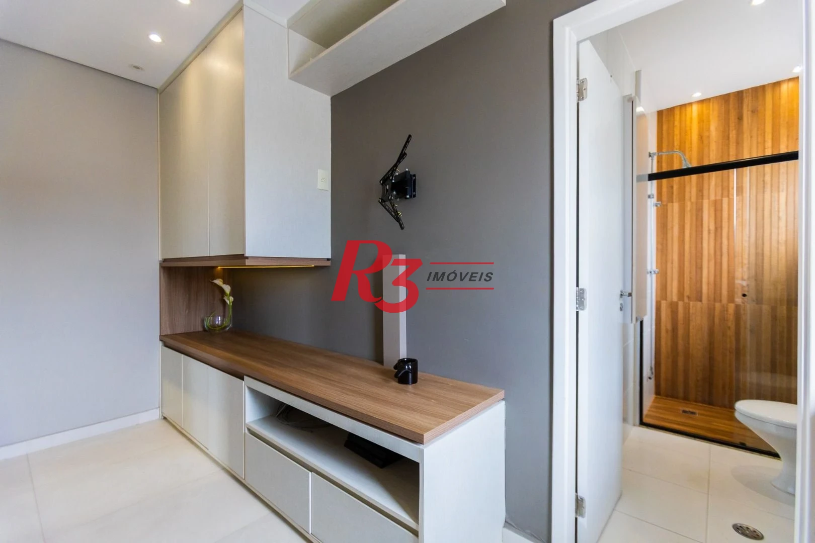 Apartamento com 3 dormitórios para alugar, 104 m² por R$ 10.000,00/mês - Gonzaga - Santos/SP