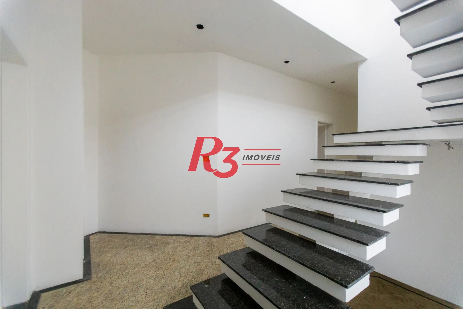 Sobrado para alugar, 467 m² por R$ 36.000,00/mês - Ponta da Praia - Santos/SP