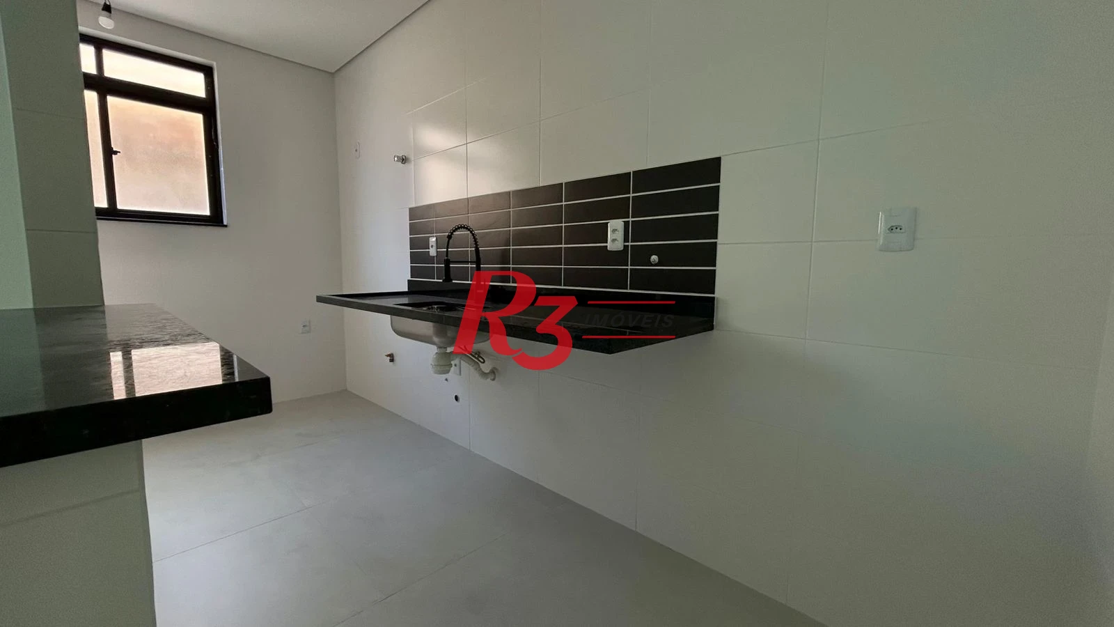 Casa com 2 dormitórios à venda, 90 m² por R$ 720.000,00 - Campo Grande - Santos/SP