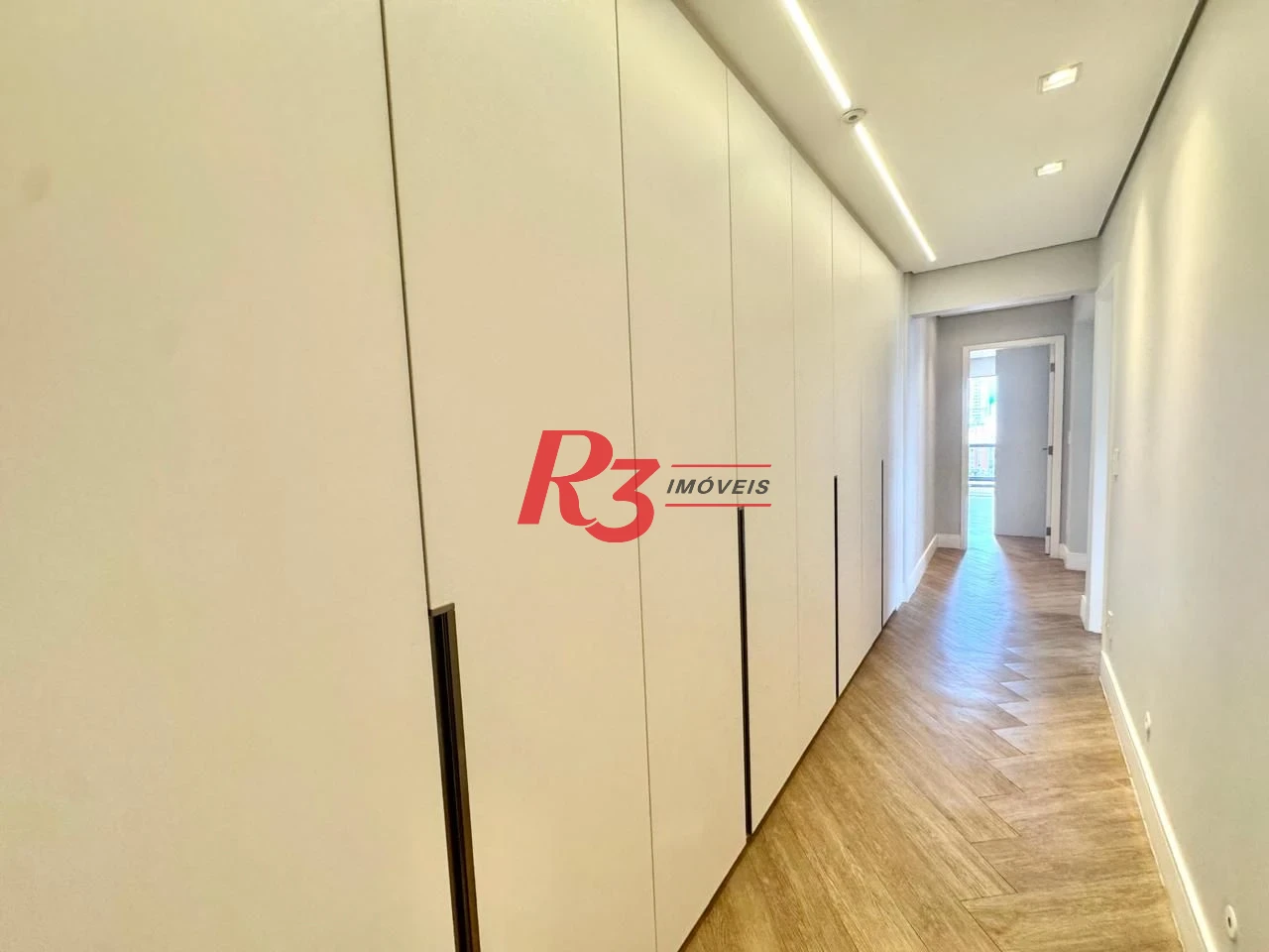 Cobertura com 4 dormitórios à venda, 418 m² por R$ 5.400.000,00 - Boqueirão - Santos/SP