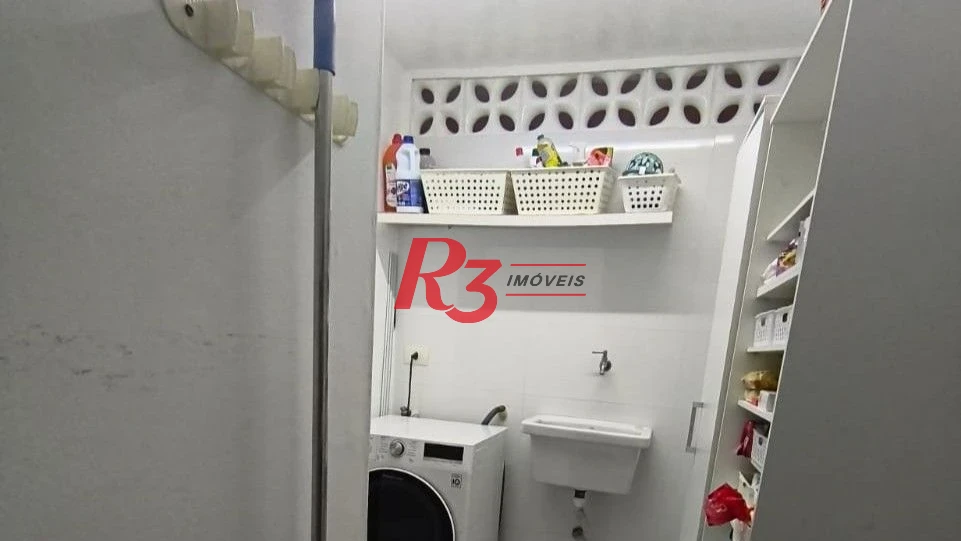 Sobrado com 3 dormitórios à venda, 102 m² por R$ 719.000,00 - Campo Grande - Santos/SP