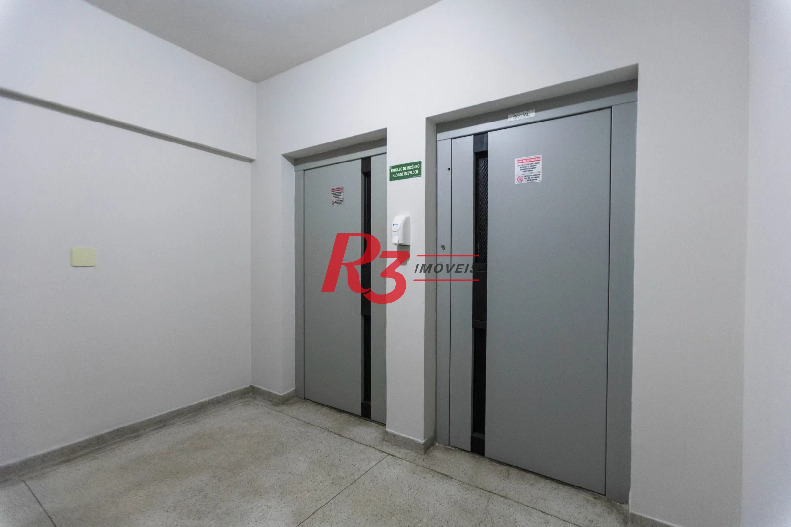 Apartamento com 2 dormitórios à venda, 86 m² por R$ 370.000,00 - Marapé - Santos/SP