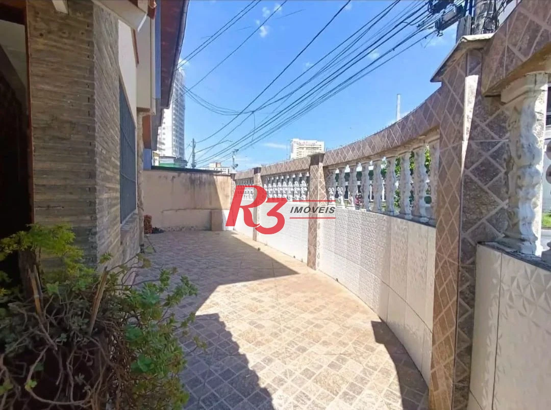 Sobrado com 3 dormitórios à venda, 114 m² por R$ 850.000,00 - Encruzilhada - Santos/SP