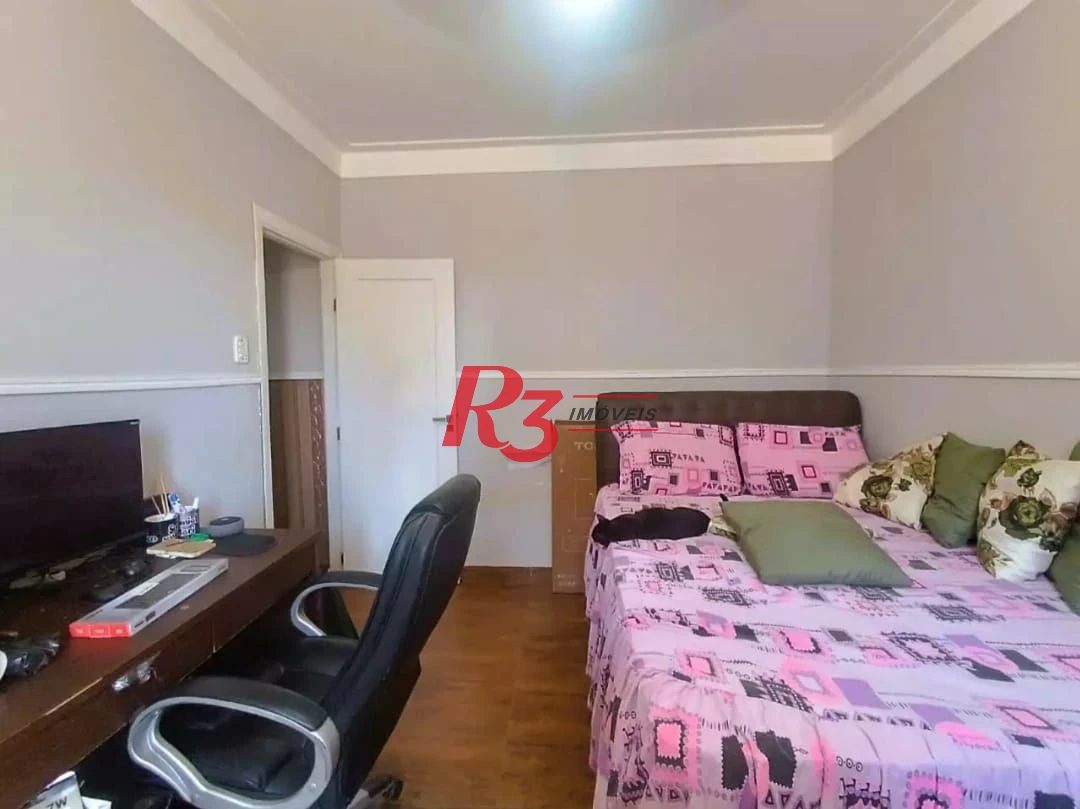 Sobrado com 3 dormitórios à venda, 114 m² por R$ 850.000,00 - Encruzilhada - Santos/SP