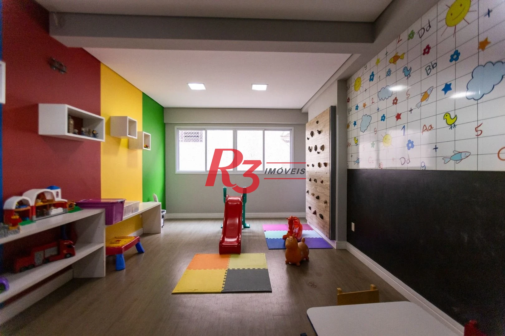 Apartamento com 3 dormitórios à venda, 143 m² por R$ 2.100.000,00 - Pompéia - Santos/SP