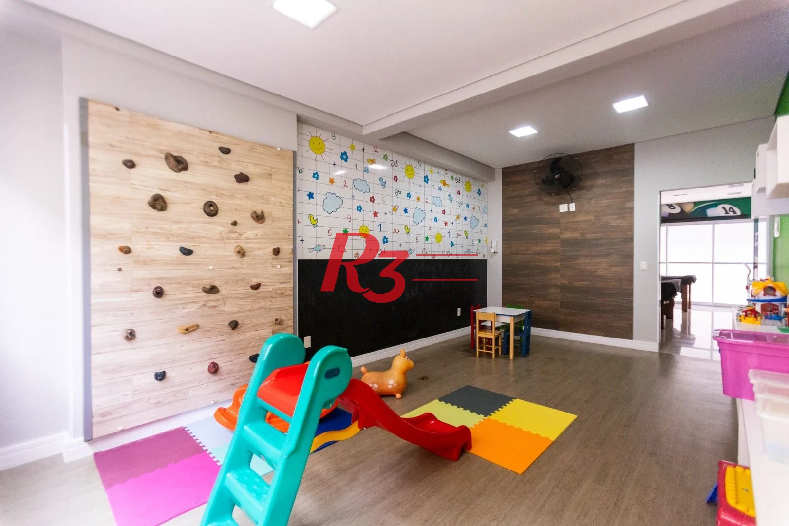 Apartamento com 3 dormitórios à venda, 143 m² por R$ 2.100.000,00 - Pompéia - Santos/SP