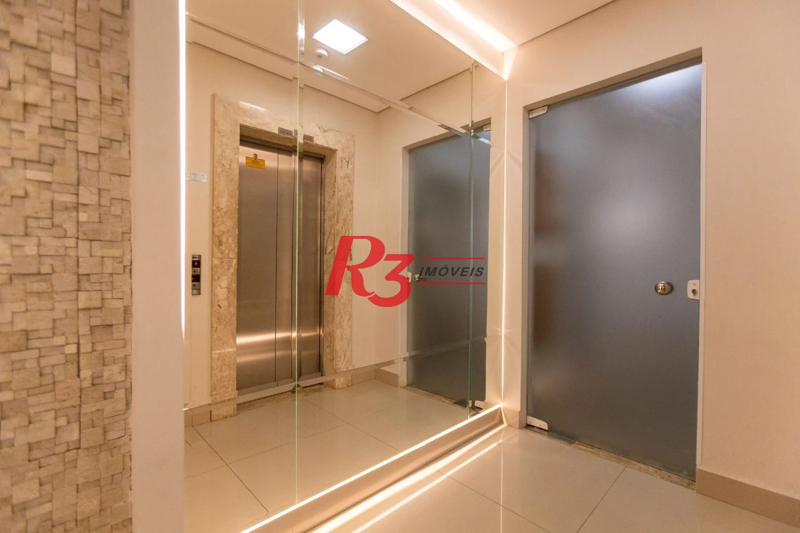 Apartamento com 3 dormitórios à venda, 143 m² por R$ 2.100.000,00 - Pompéia - Santos/SP