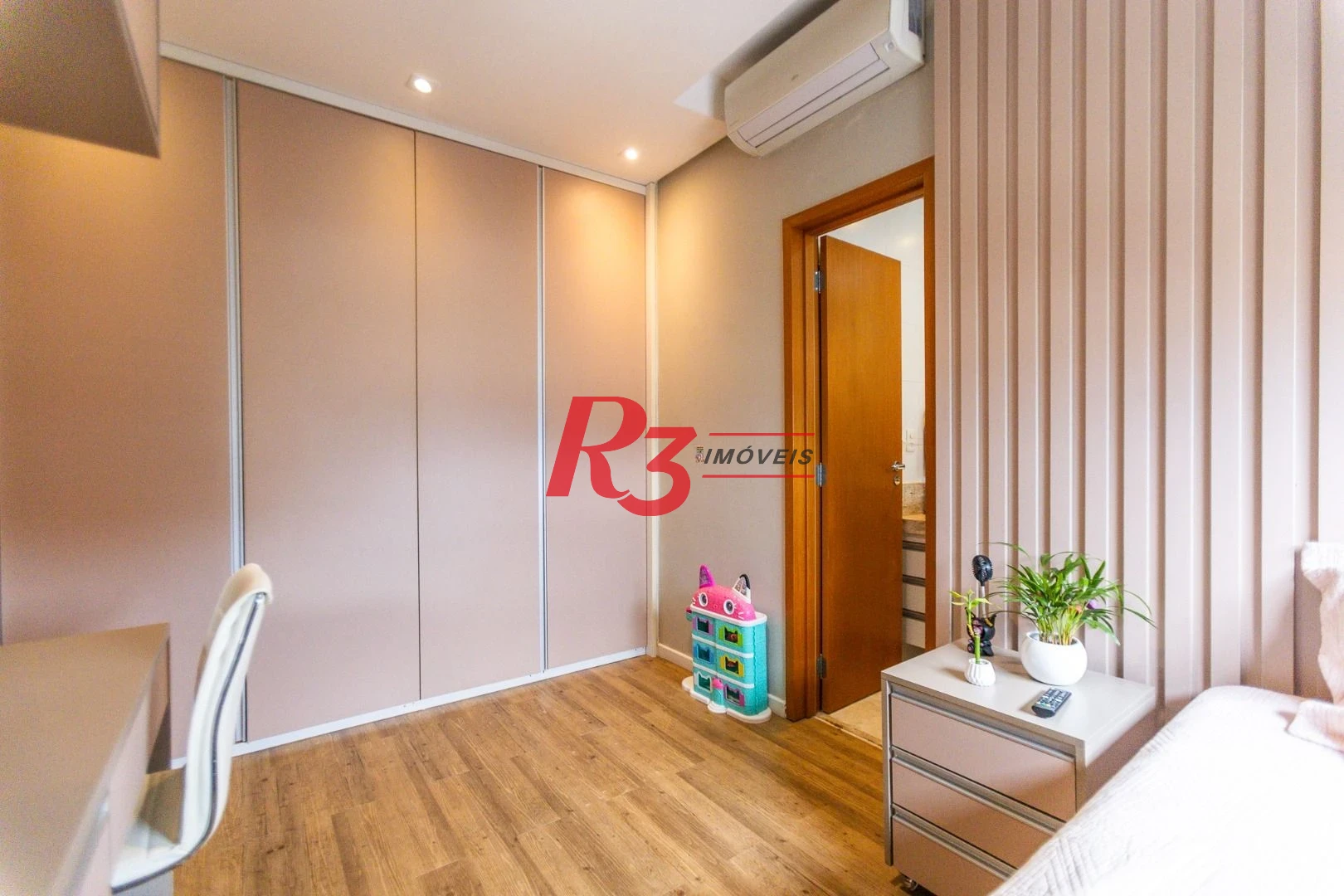 Apartamento com 3 dormitórios à venda, 143 m² por R$ 2.100.000,00 - Pompéia - Santos/SP