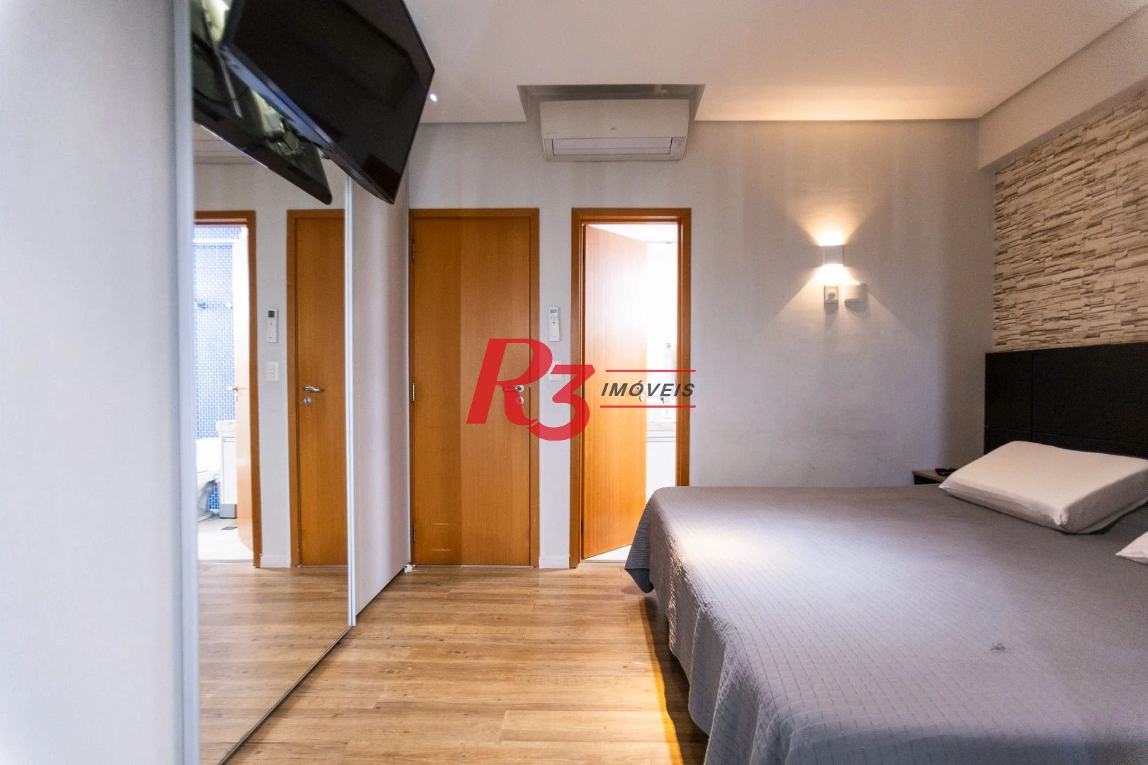 Apartamento com 3 dormitórios à venda, 143 m² por R$ 2.100.000,00 - Pompéia - Santos/SP