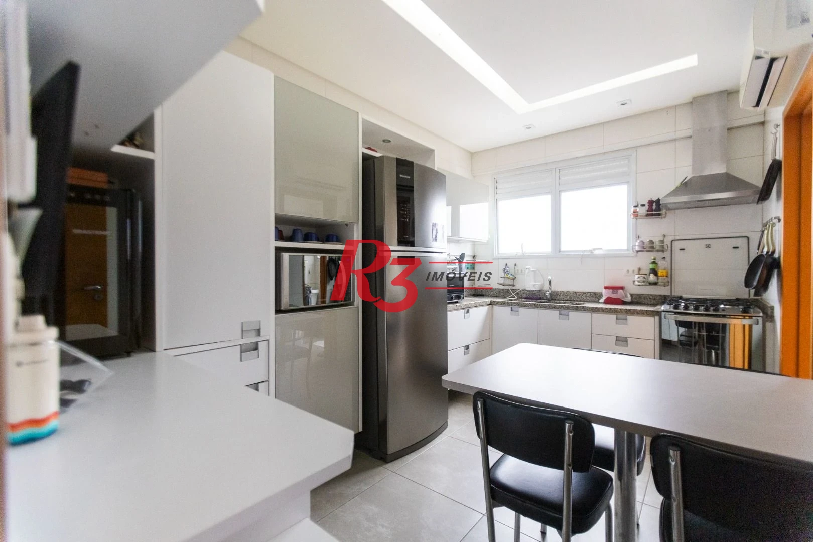 Apartamento com 3 dormitórios à venda, 143 m² por R$ 2.100.000,00 - Pompéia - Santos/SP