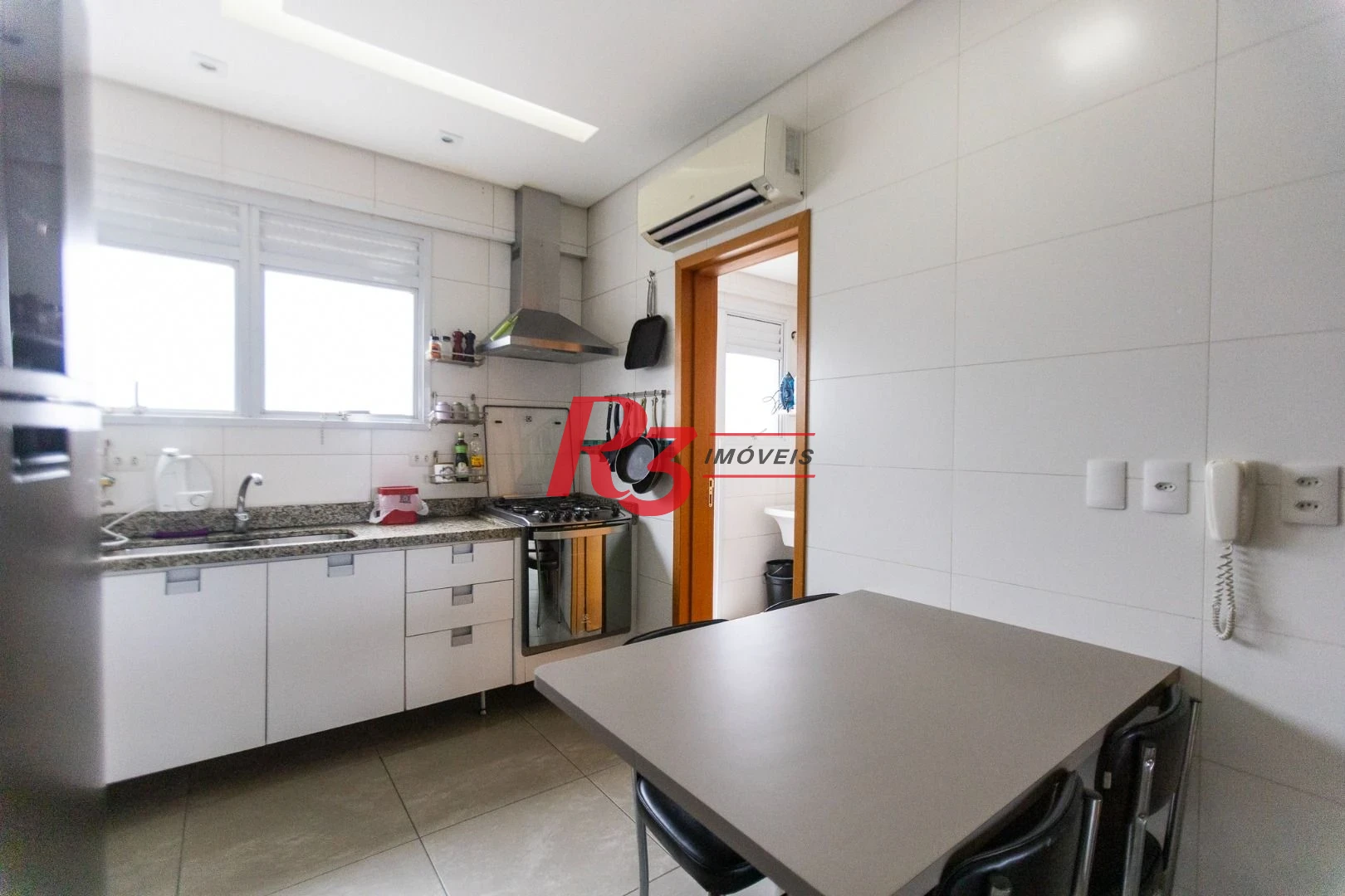 Apartamento com 3 dormitórios à venda, 143 m² por R$ 2.100.000,00 - Pompéia - Santos/SP