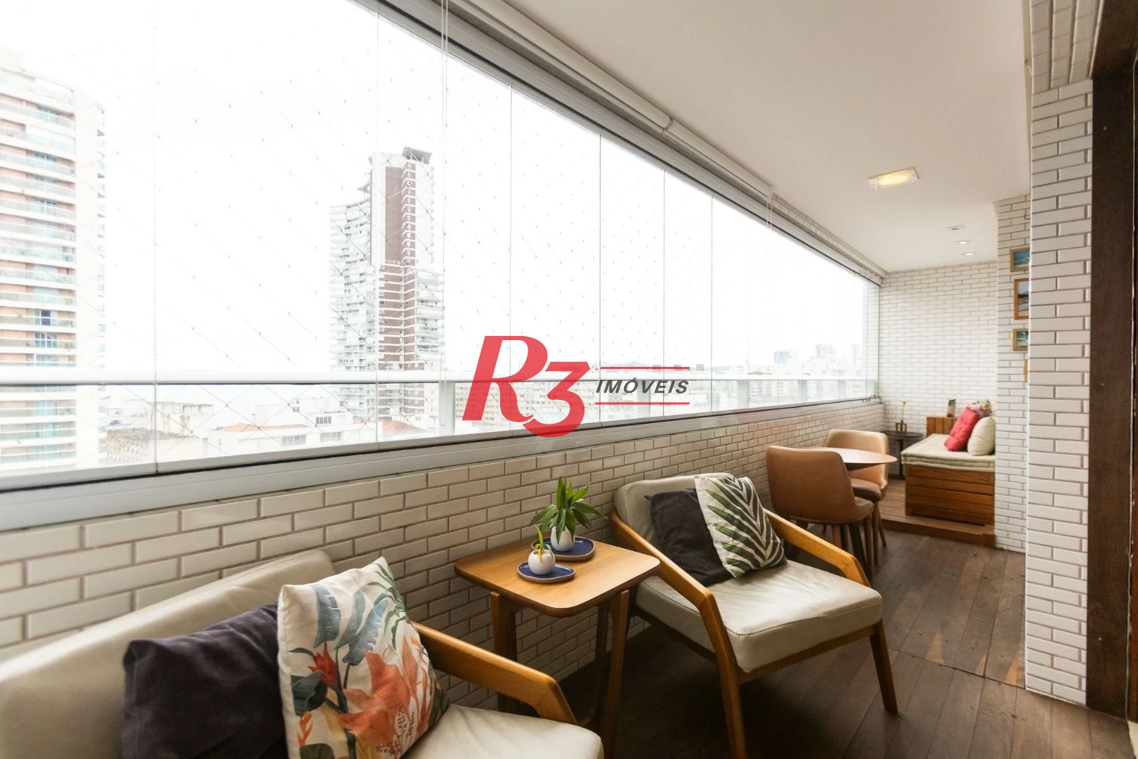 Apartamento com 3 dormitórios à venda, 143 m² por R$ 2.100.000,00 - Pompéia - Santos/SP