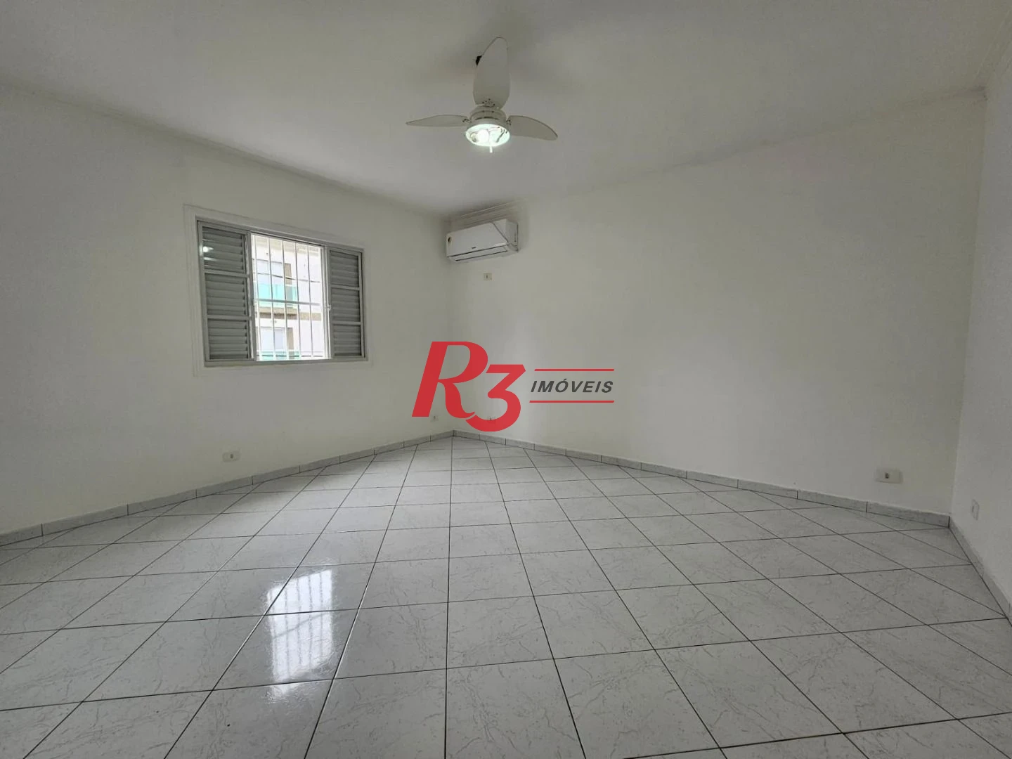 Sobrado à venda, 230 m² por R$ 1.920.000,00 - Ponta da Praia - Santos/SP