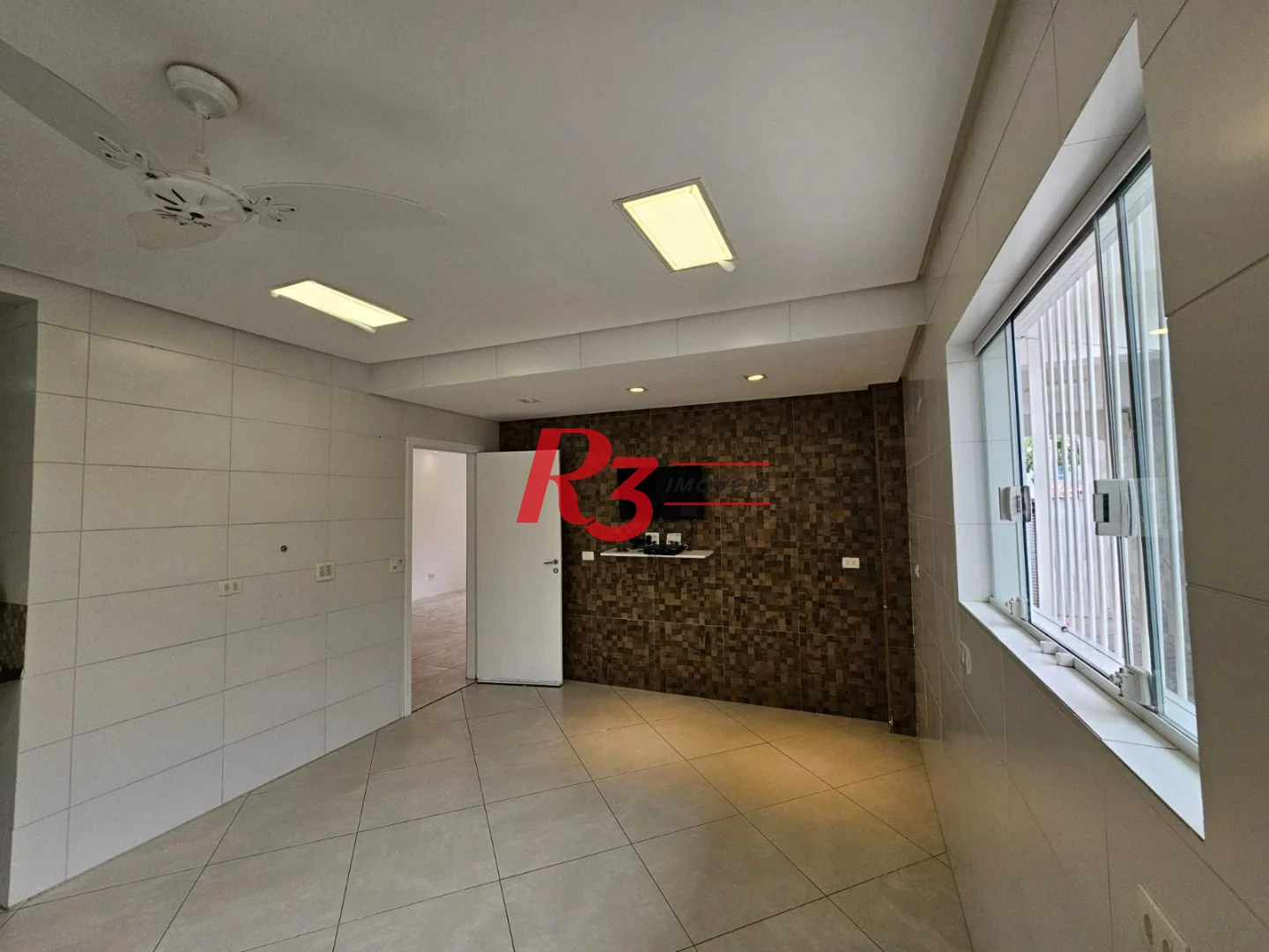 Sobrado à venda, 230 m² por R$ 1.920.000,00 - Ponta da Praia - Santos/SP