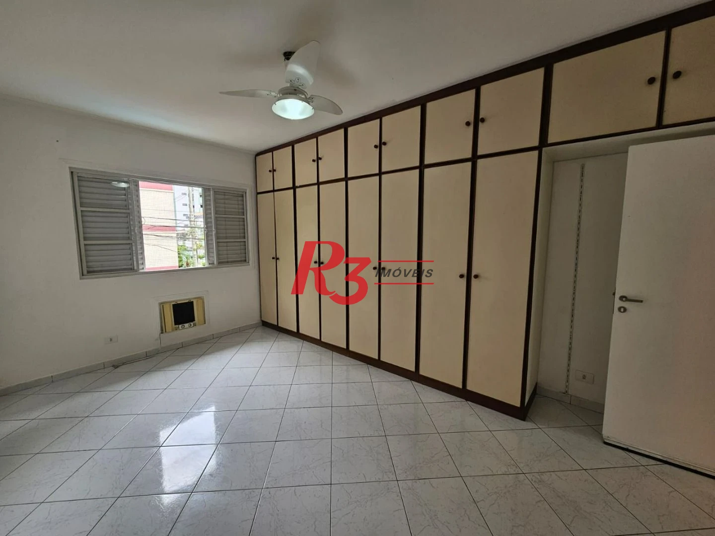 Sobrado à venda, 230 m² por R$ 1.920.000,00 - Ponta da Praia - Santos/SP