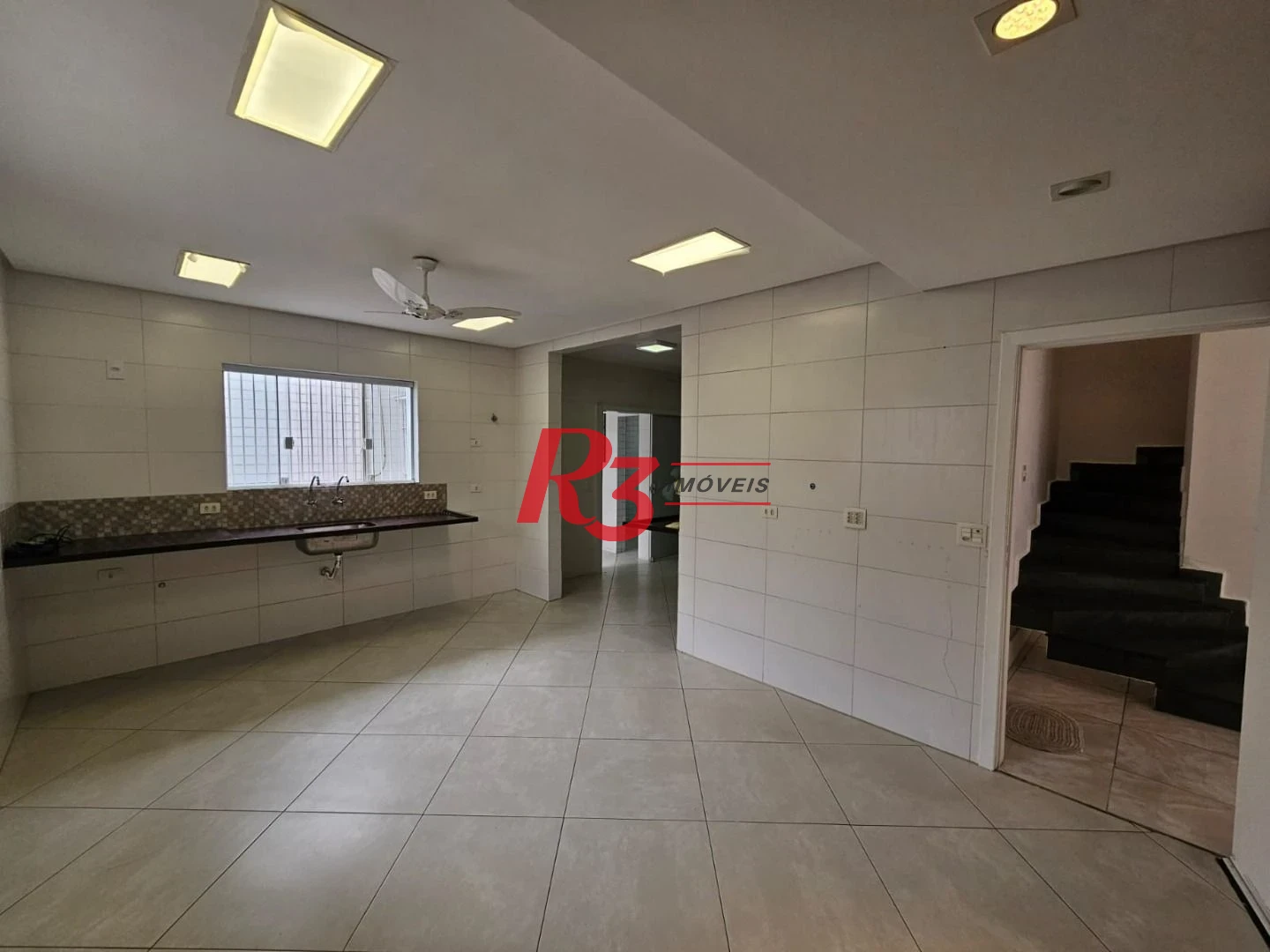Sobrado à venda, 230 m² por R$ 1.920.000,00 - Ponta da Praia - Santos/SP