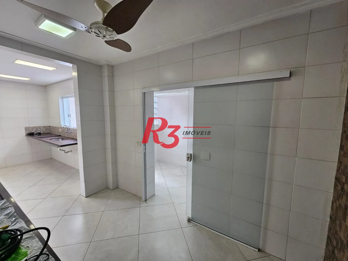 Sobrado à venda, 230 m² por R$ 1.920.000,00 - Ponta da Praia - Santos/SP