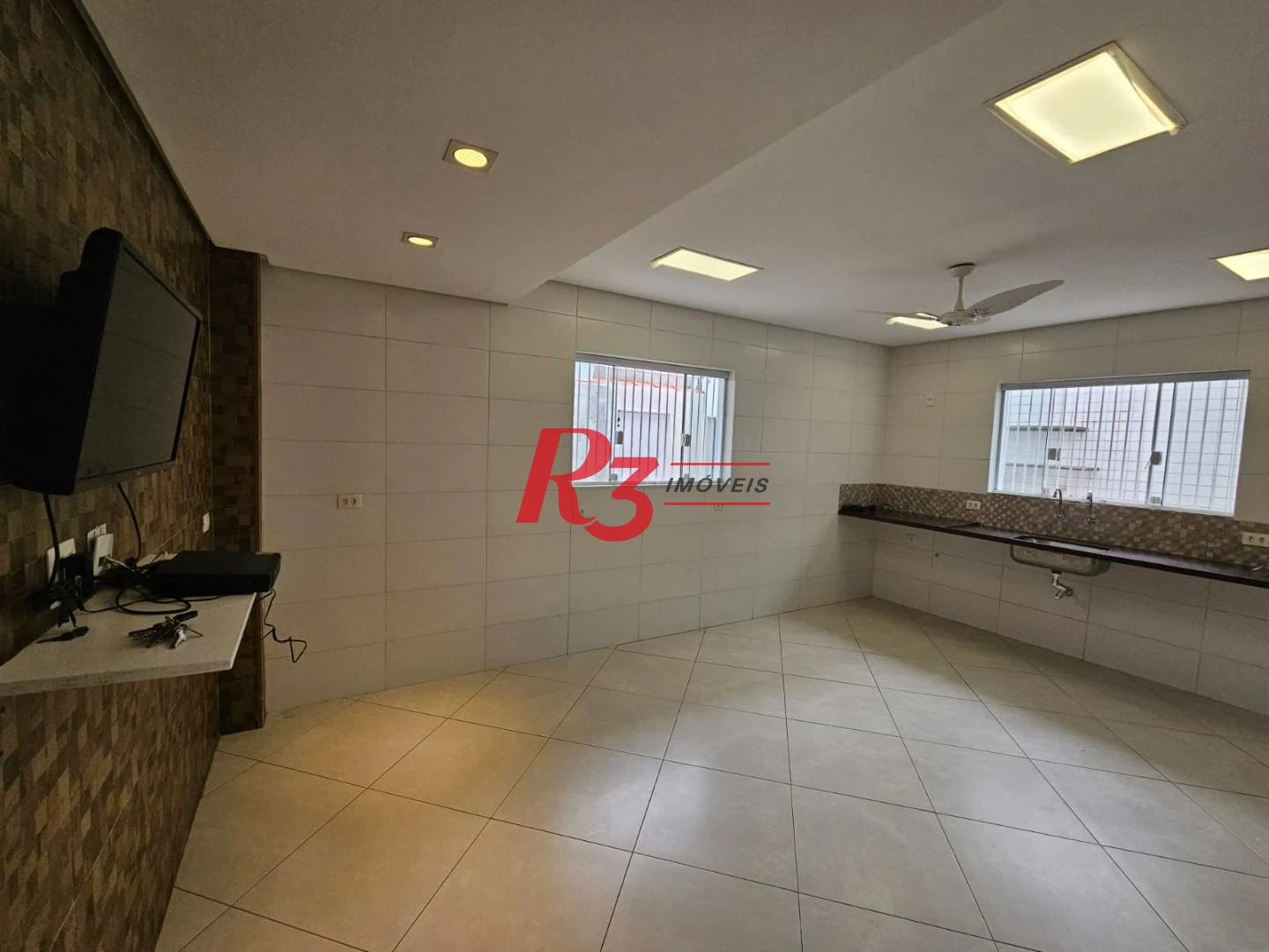 Sobrado à venda, 230 m² por R$ 1.920.000,00 - Ponta da Praia - Santos/SP
