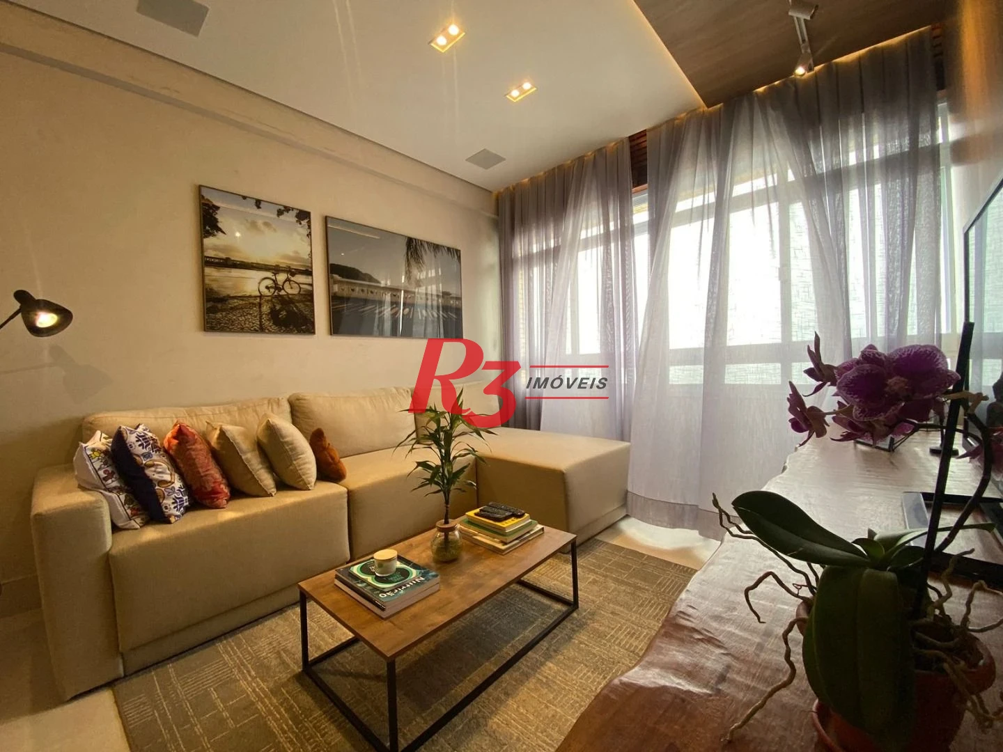 Apartamento com 2 dormitórios à venda, 90 m² por R$ 1.300.000,00 - Embaré - Santos/SP