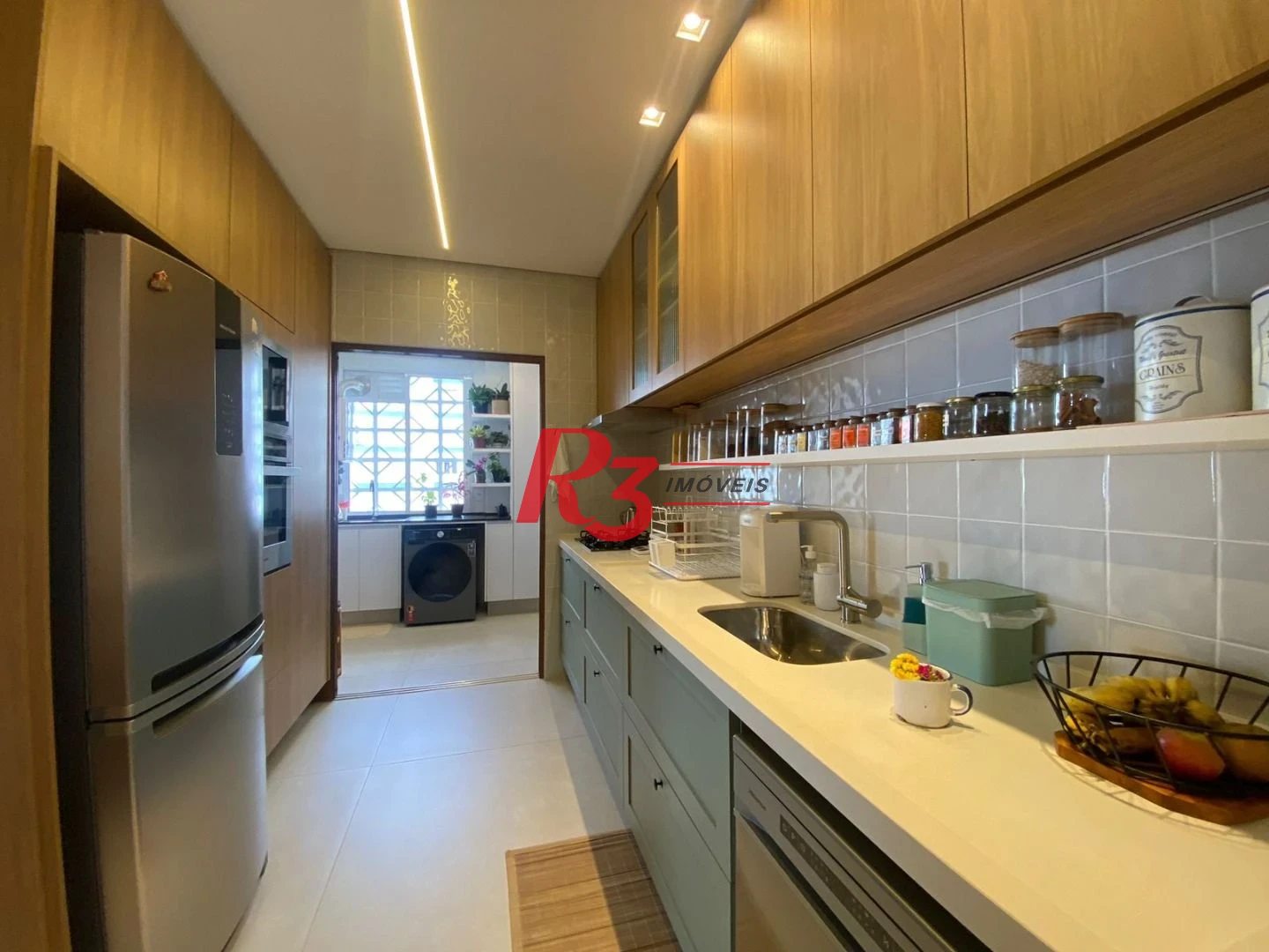Apartamento com 2 dormitórios à venda, 90 m² por R$ 1.300.000,00 - Embaré - Santos/SP