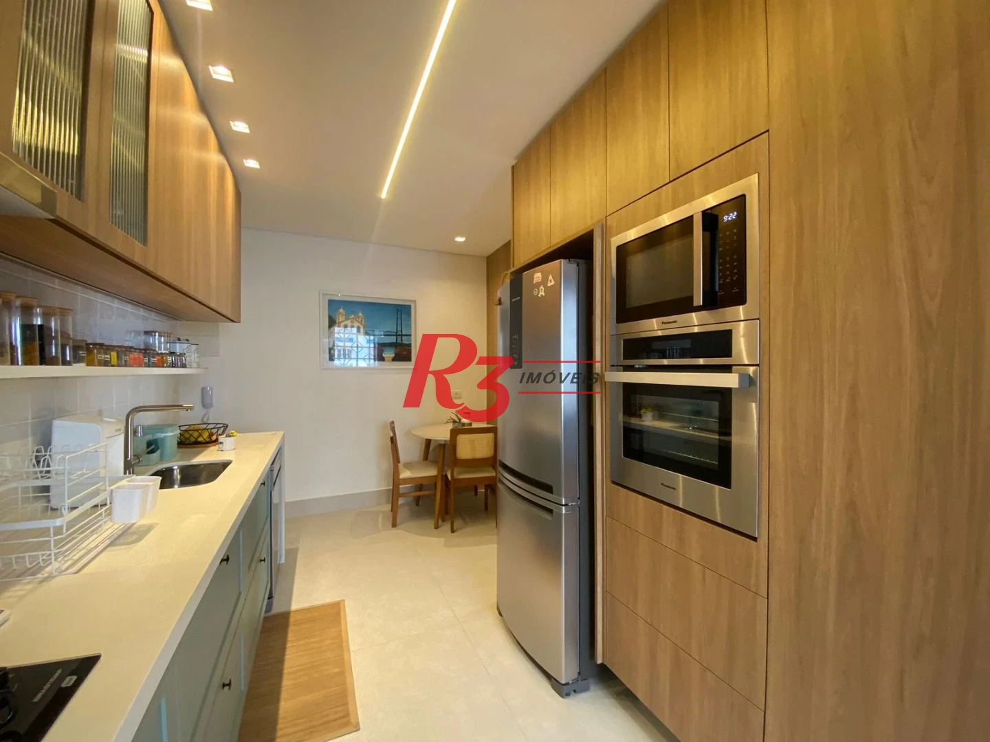 Apartamento com 2 dormitórios à venda, 90 m² por R$ 1.300.000,00 - Embaré - Santos/SP