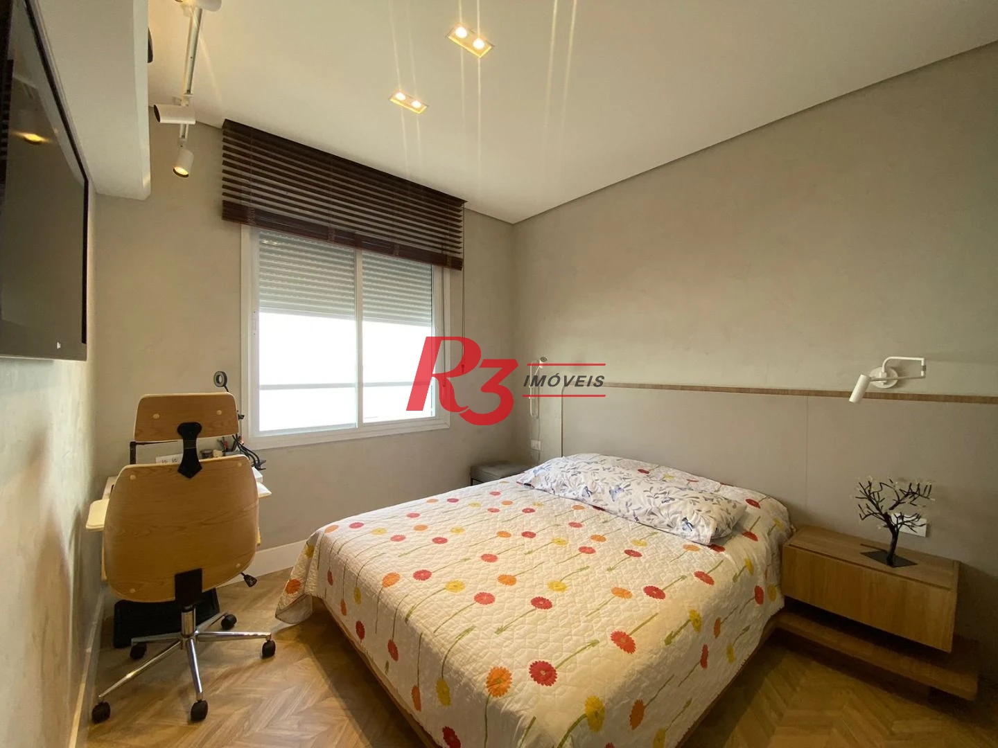 Apartamento com 2 dormitórios à venda, 90 m² por R$ 1.300.000,00 - Embaré - Santos/SP