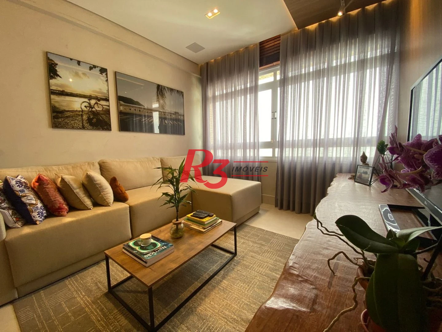 Apartamento com 2 dormitórios à venda, 90 m² por R$ 1.300.000,00 - Embaré - Santos/SP