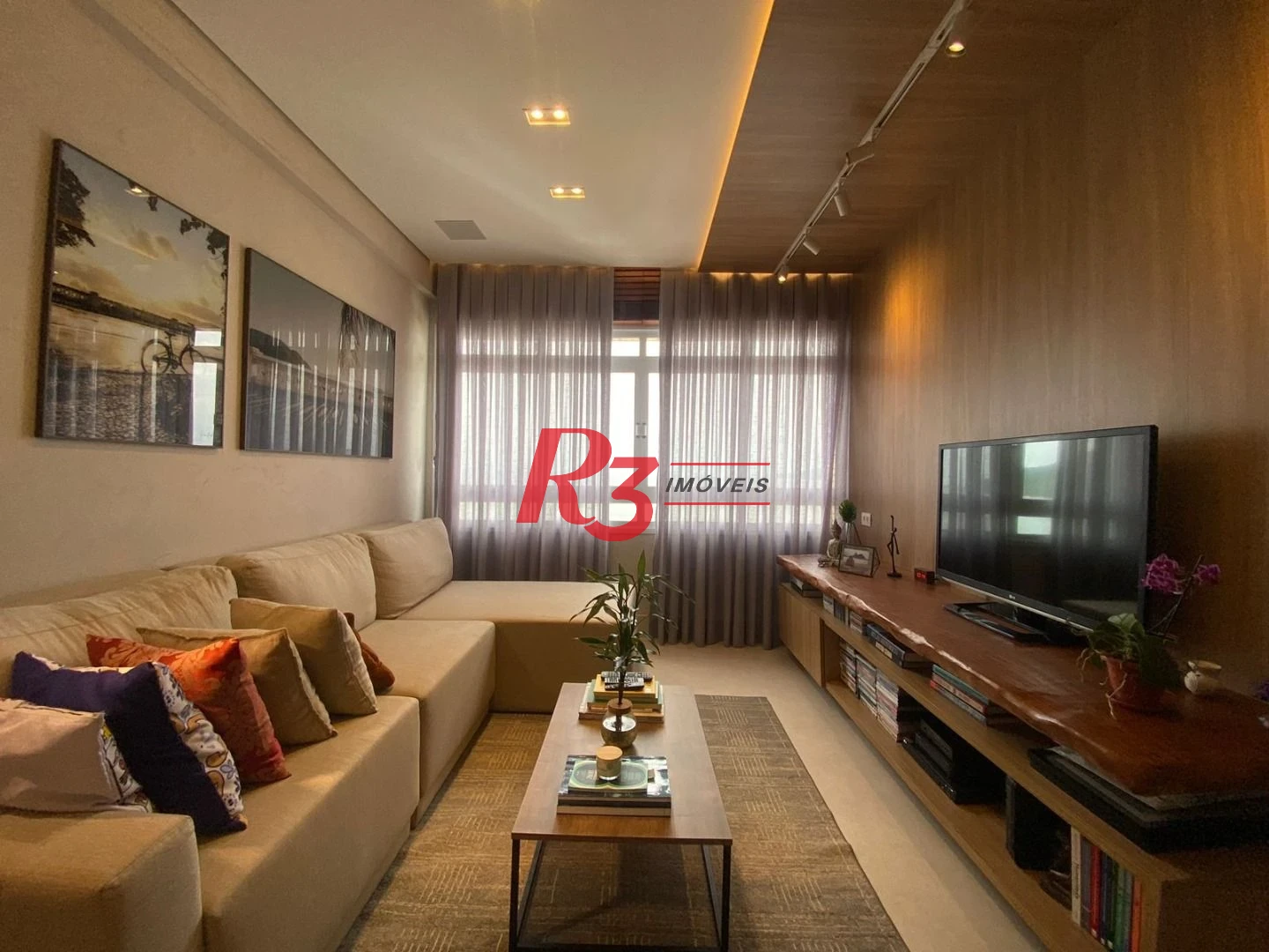 Apartamento com 2 dormitórios à venda, 90 m² por R$ 1.300.000,00 - Embaré - Santos/SP